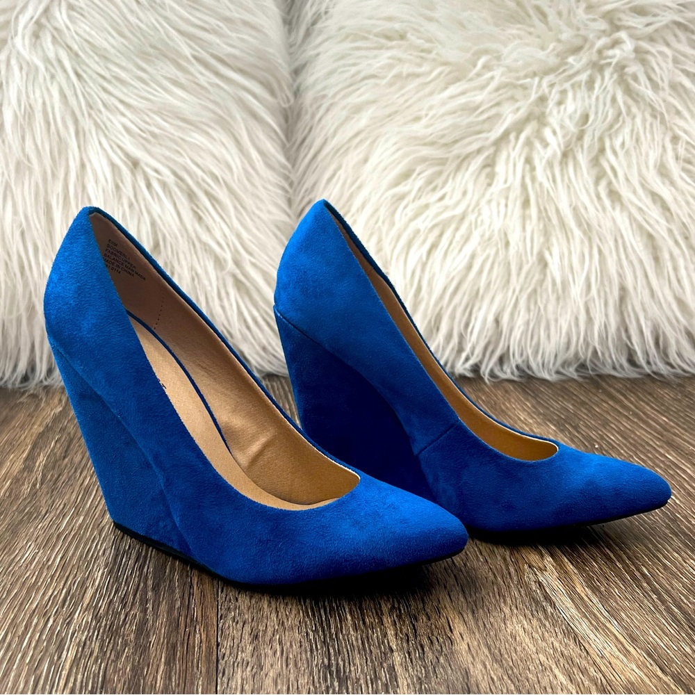 Nine West blue suede wedge heel - size 6.5 never worn